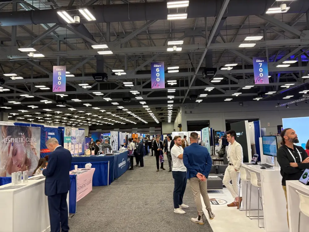 Trade show exhibitor aisles